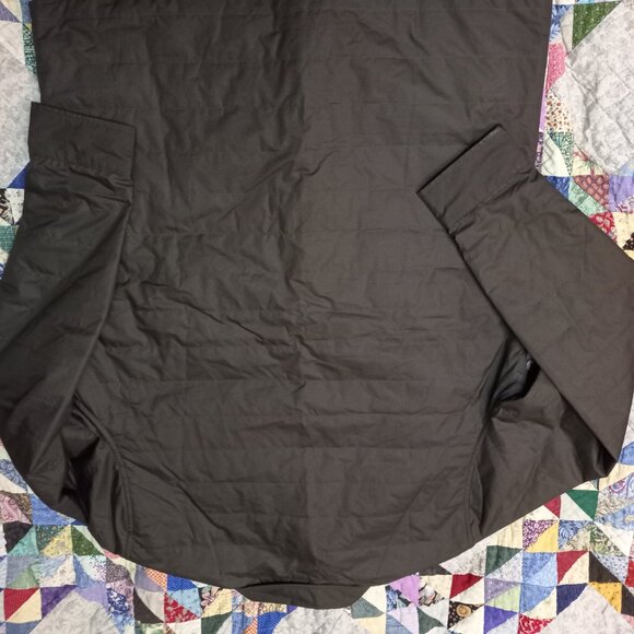 Macpac light insulated jacket XL - Picture 2 of 2